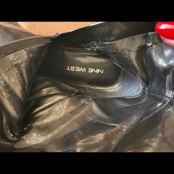 Size 8.5 Black Leather Square Toe Nine West Boots - Picture 4 of 14